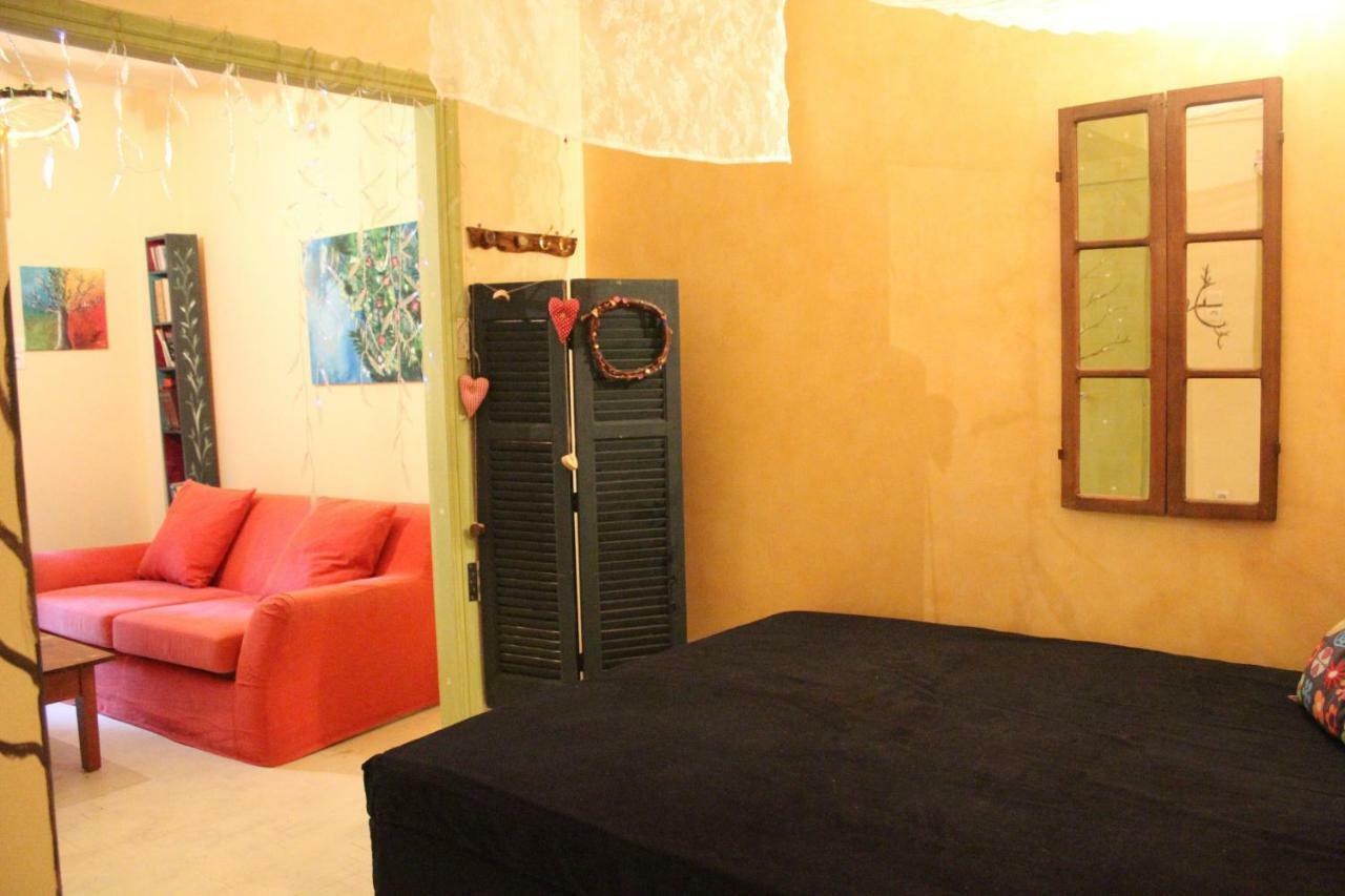 City Center Little Happy Romantic House Athena Bagian luar foto