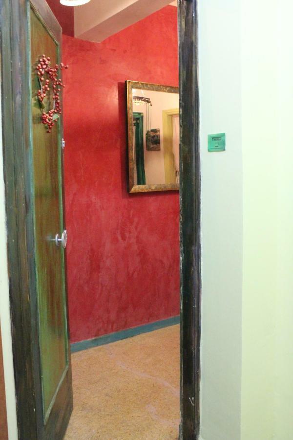 City Center Little Happy Romantic House Athena Bagian luar foto