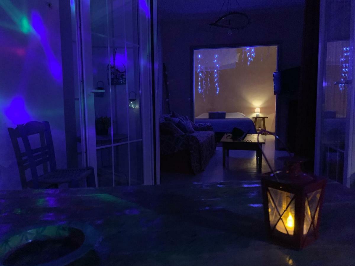 City Center Little Happy Romantic House Athena Bagian luar foto
